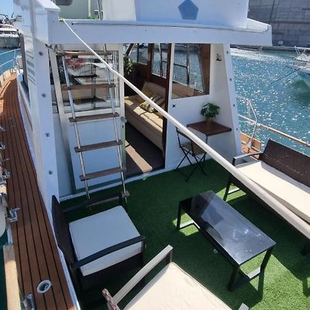 Hotel Charming Boat House In Barcelona With Big Terrace And Solarium Sant Adrià de Besòs Exterior foto